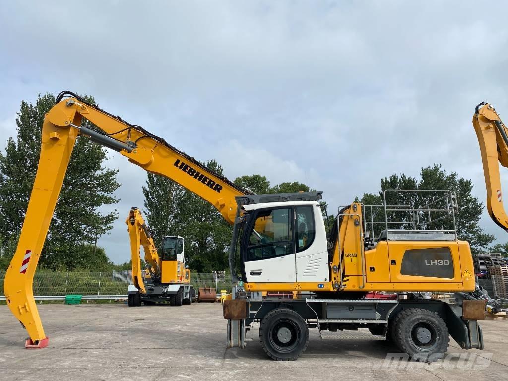 Liebherr LH 30 M Materialumschlag