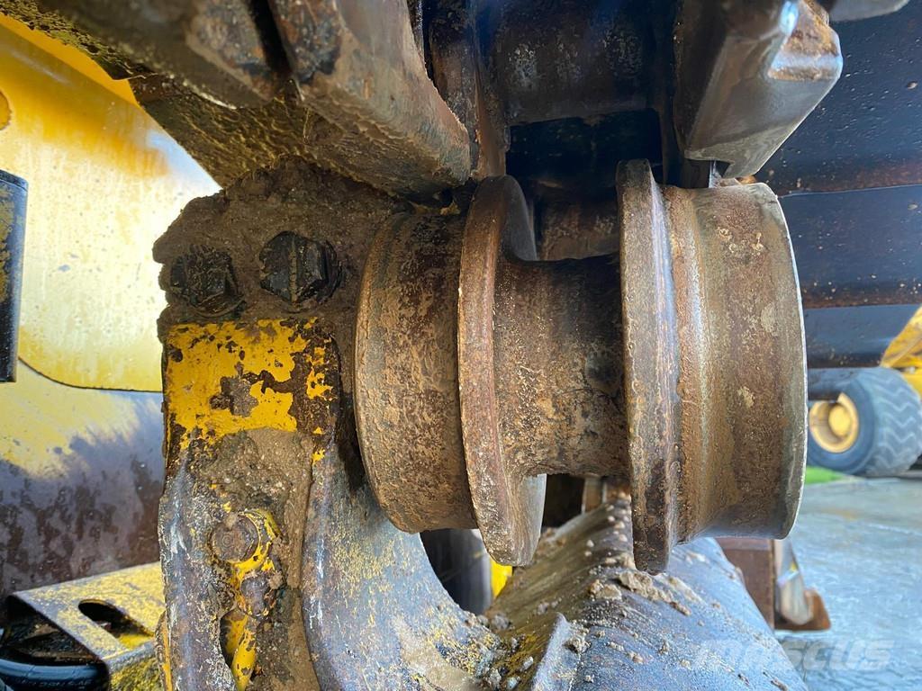 Komatsu D61EX-15 Bulldozer