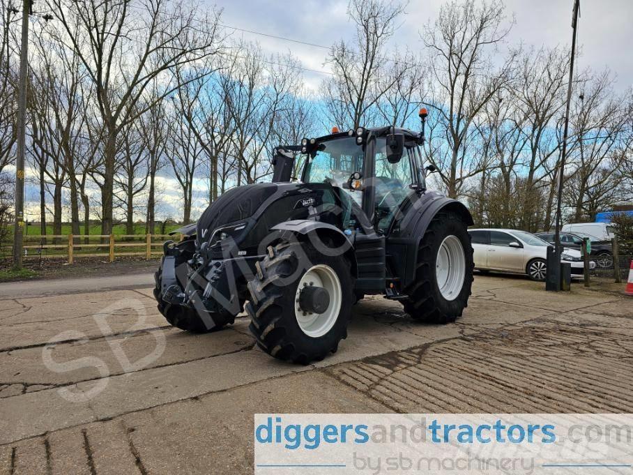 Valtra T 154 Traktoren