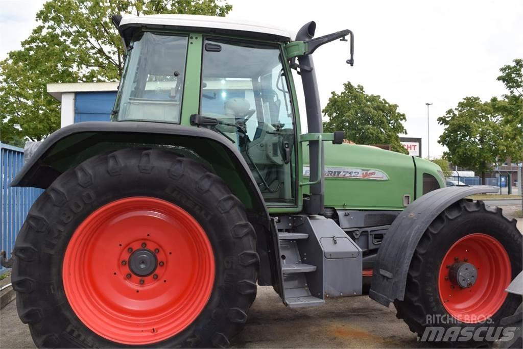 Fendt 712 Vario Traktoren