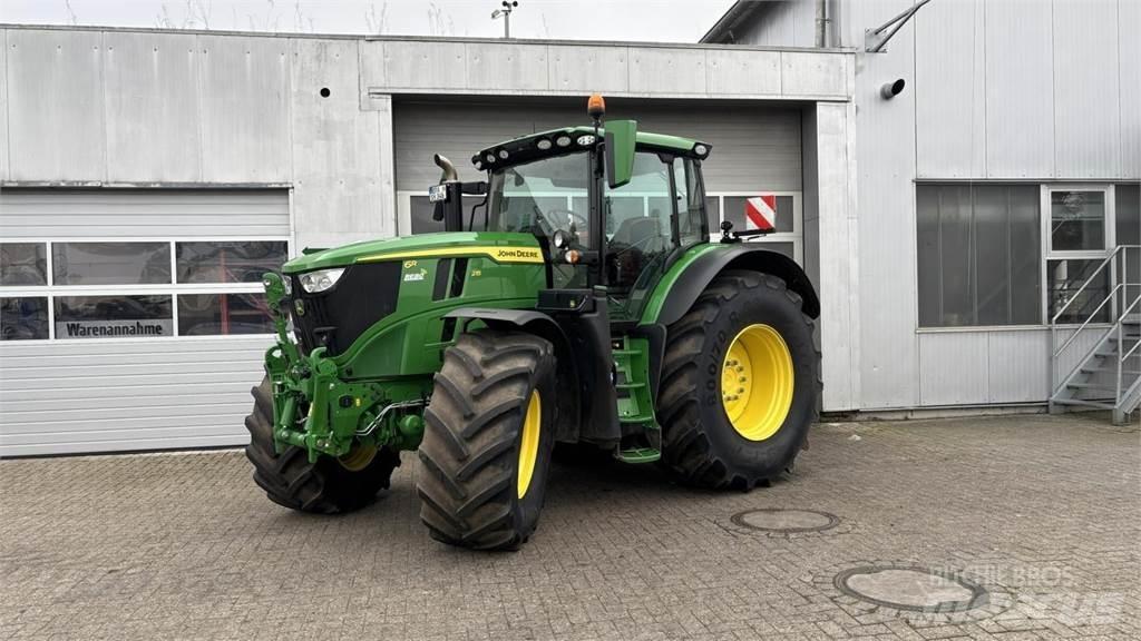 John Deere 6R215 Traktoren