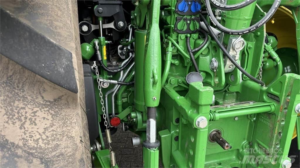 John Deere 6R215 Traktoren