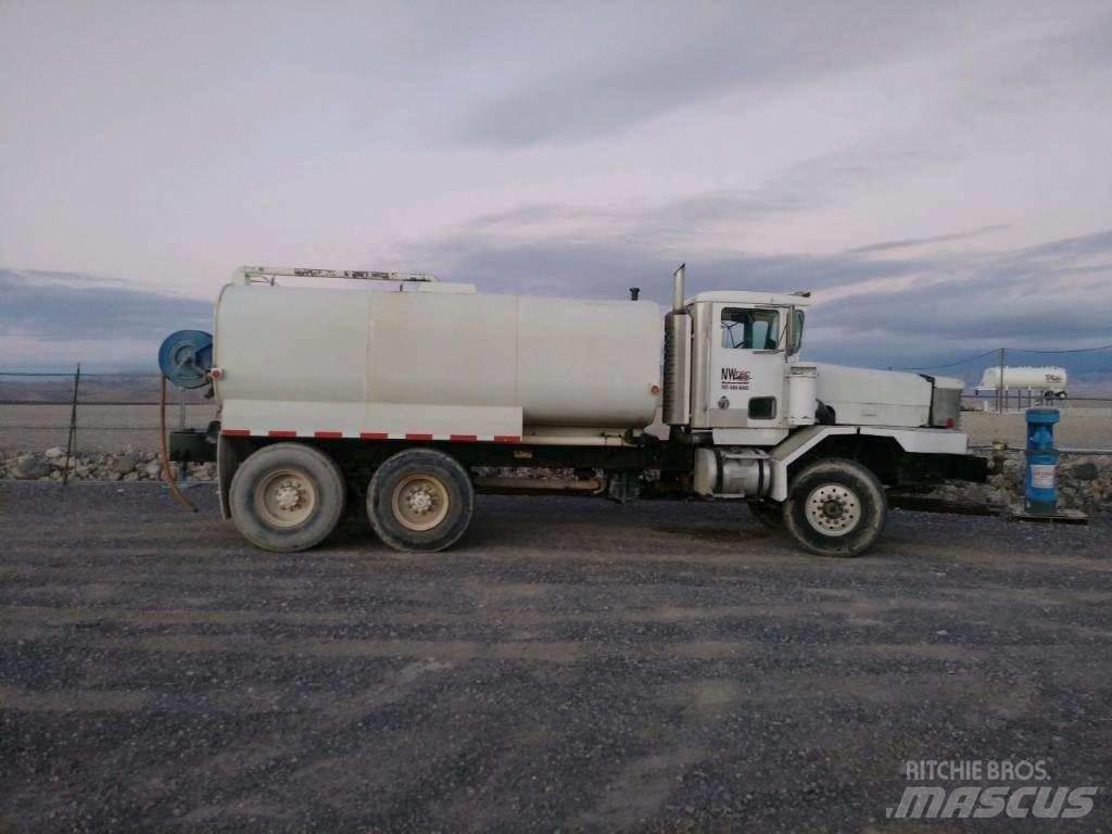 Oshkosh 6000 Wassertanker