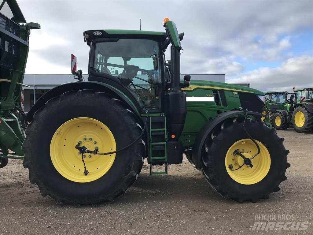 John Deere 6R 250 Traktoren