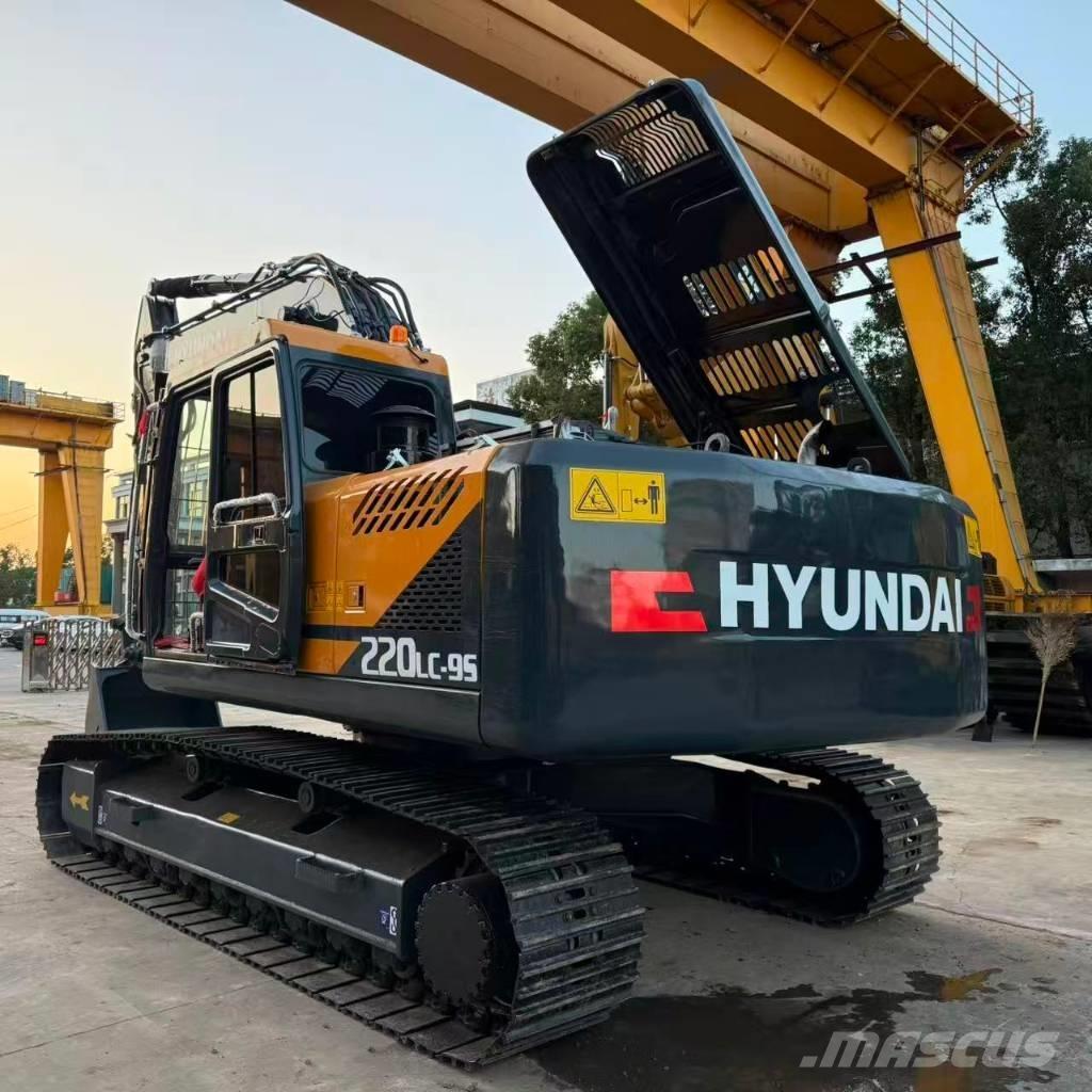 Hyundai 220LC-9S Minibagger < 7t