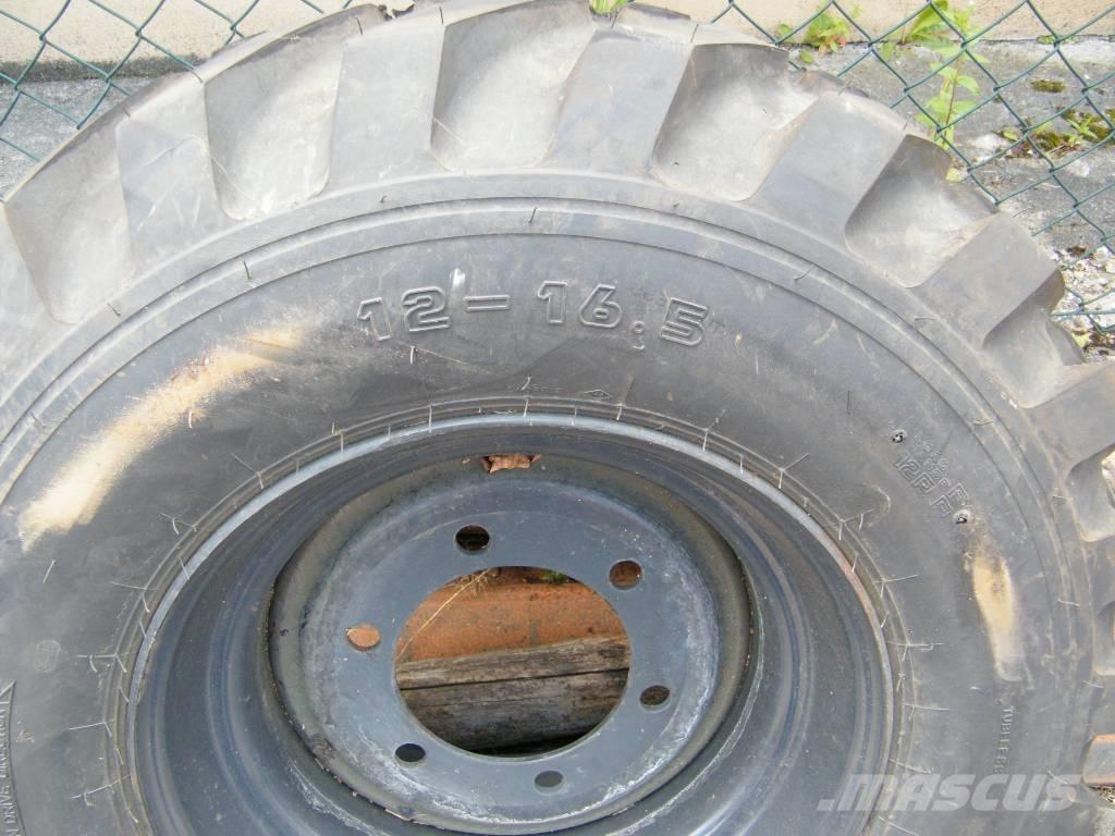 Kumho 12-16,5 Reifen
