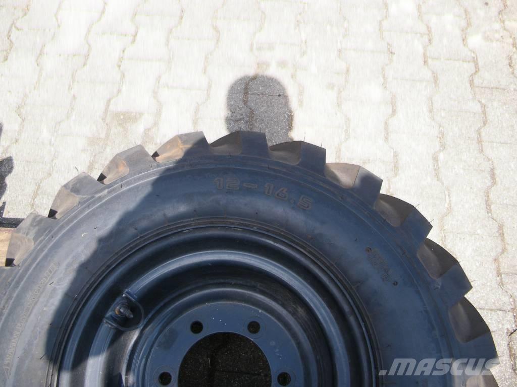 Kumho 12-16,5 Reifen