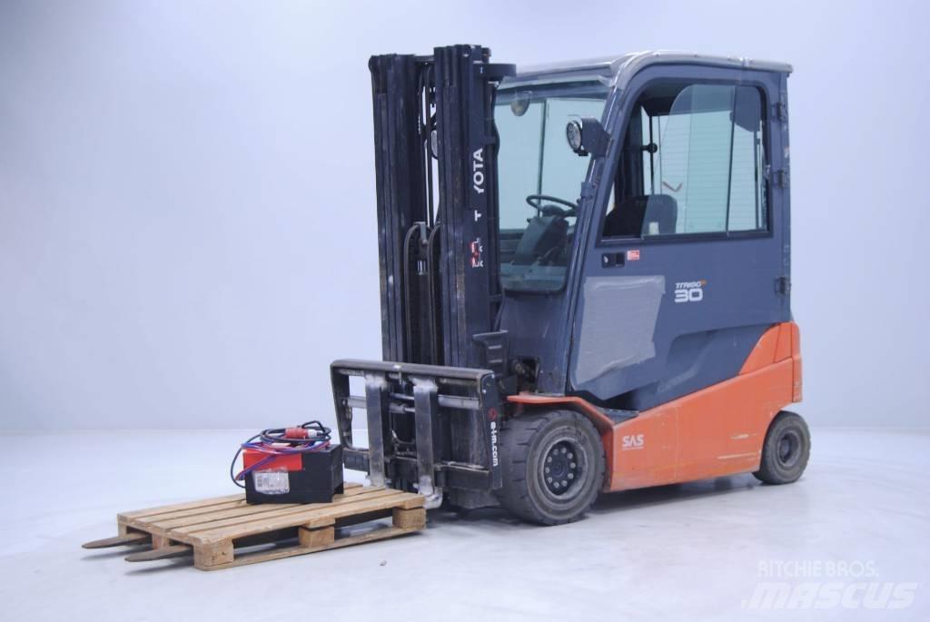 Toyota 8FBMT30 Elektro Stapler