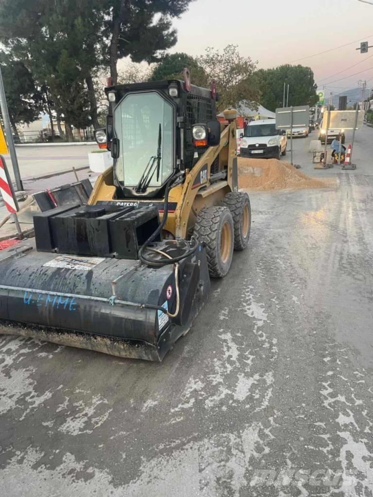 CAT 216 Kompaktlader