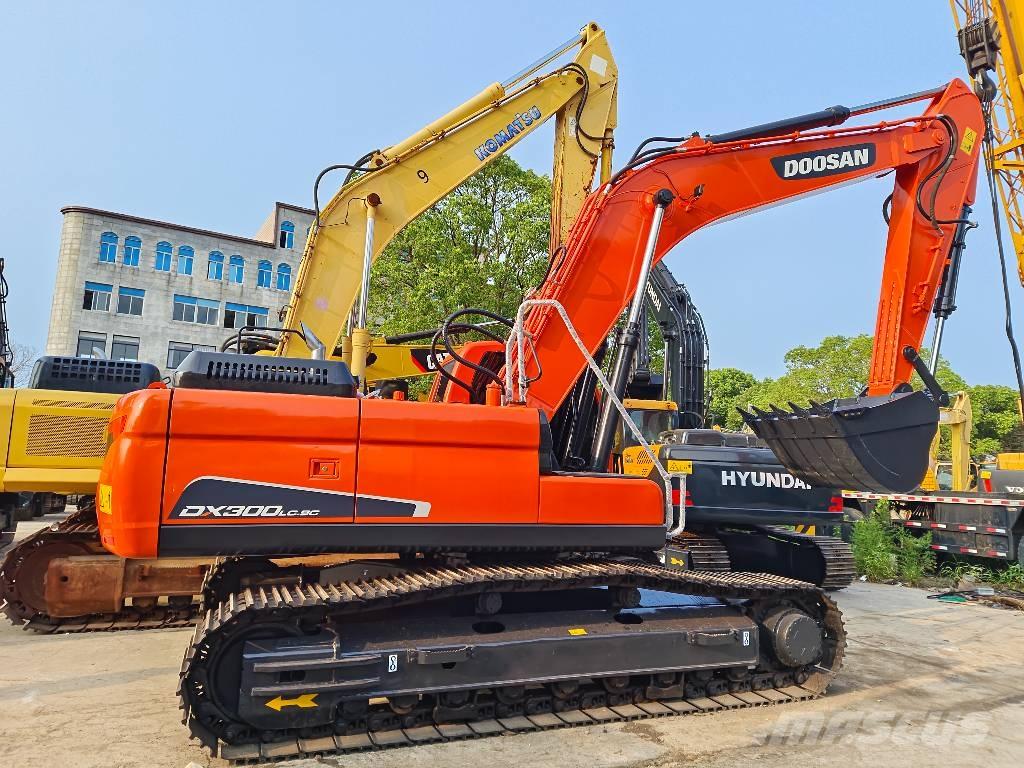 Doosan DX 300 LC Raupenbagger