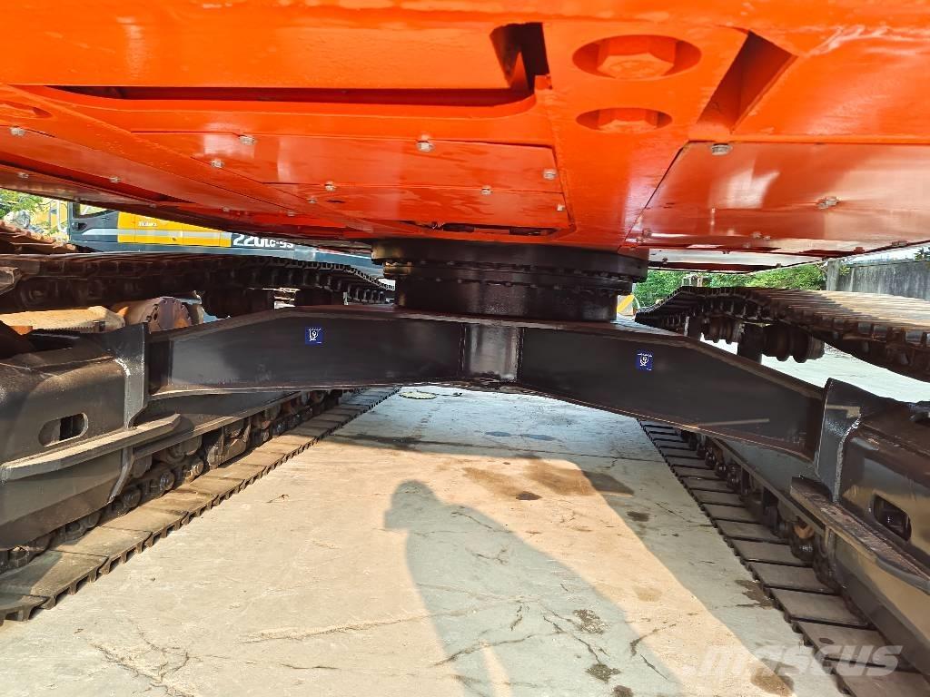 Doosan DX 300 LC Raupenbagger