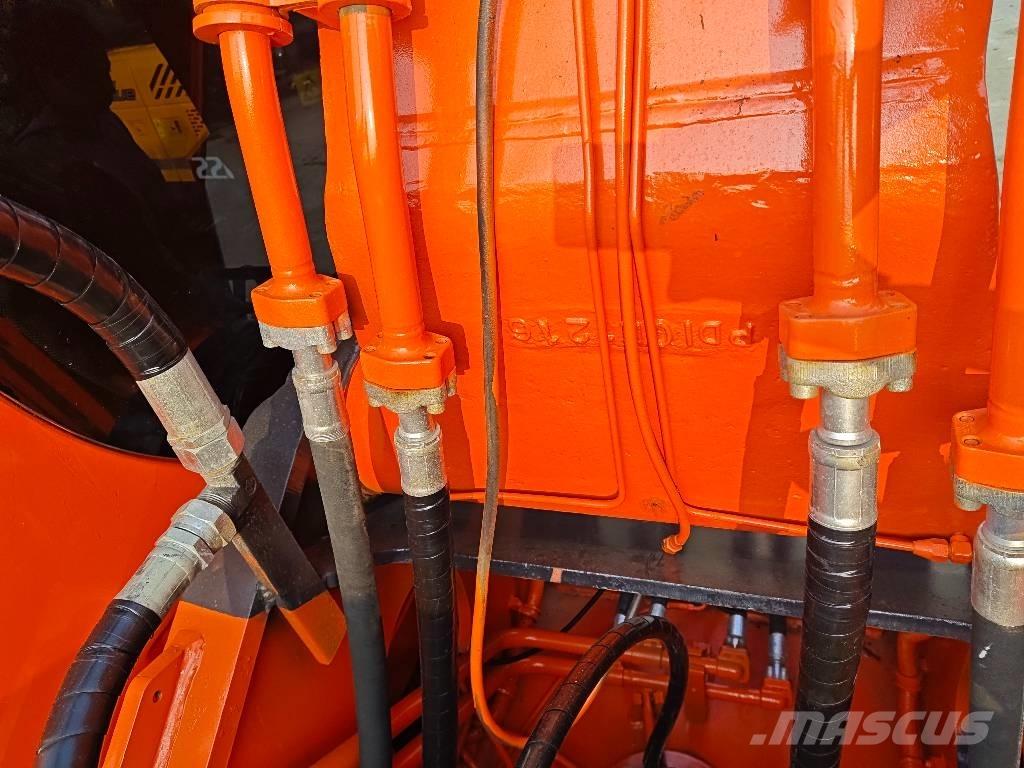 Doosan DX 300 LC Raupenbagger