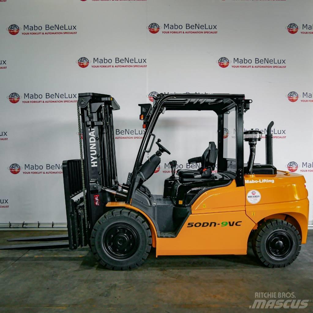 Hyundai 50DN-9VC Diesel Stapler