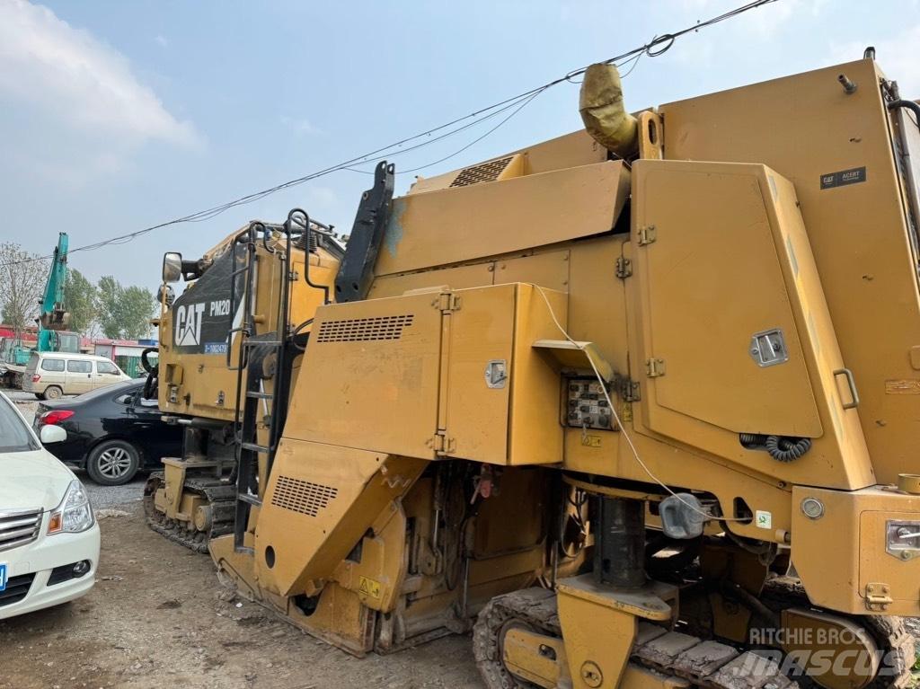 CAT PM 200 Asphaltfräsen