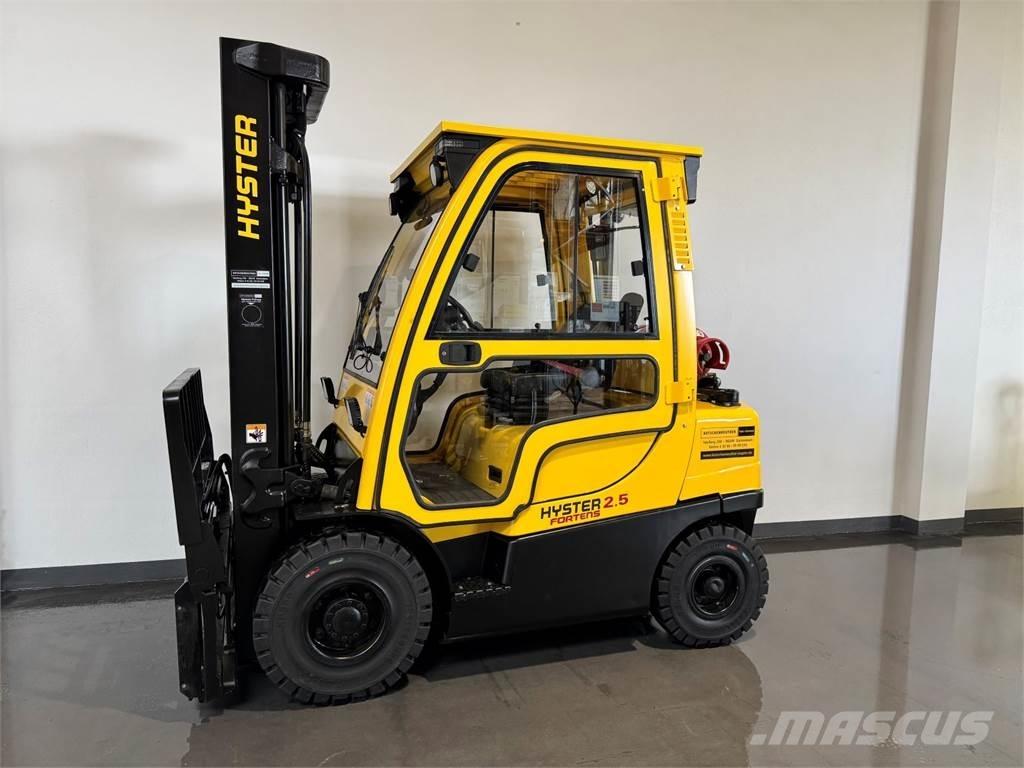 Hyster H2.5FT ADV Gas Stapler