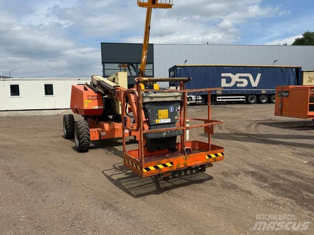 JLG 340 AJ Gelenkteleskoparbeitsbühnen
