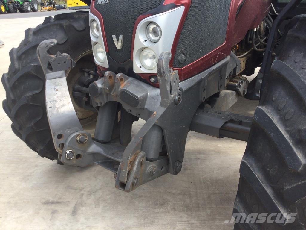 Valtra N123 Traktoren
