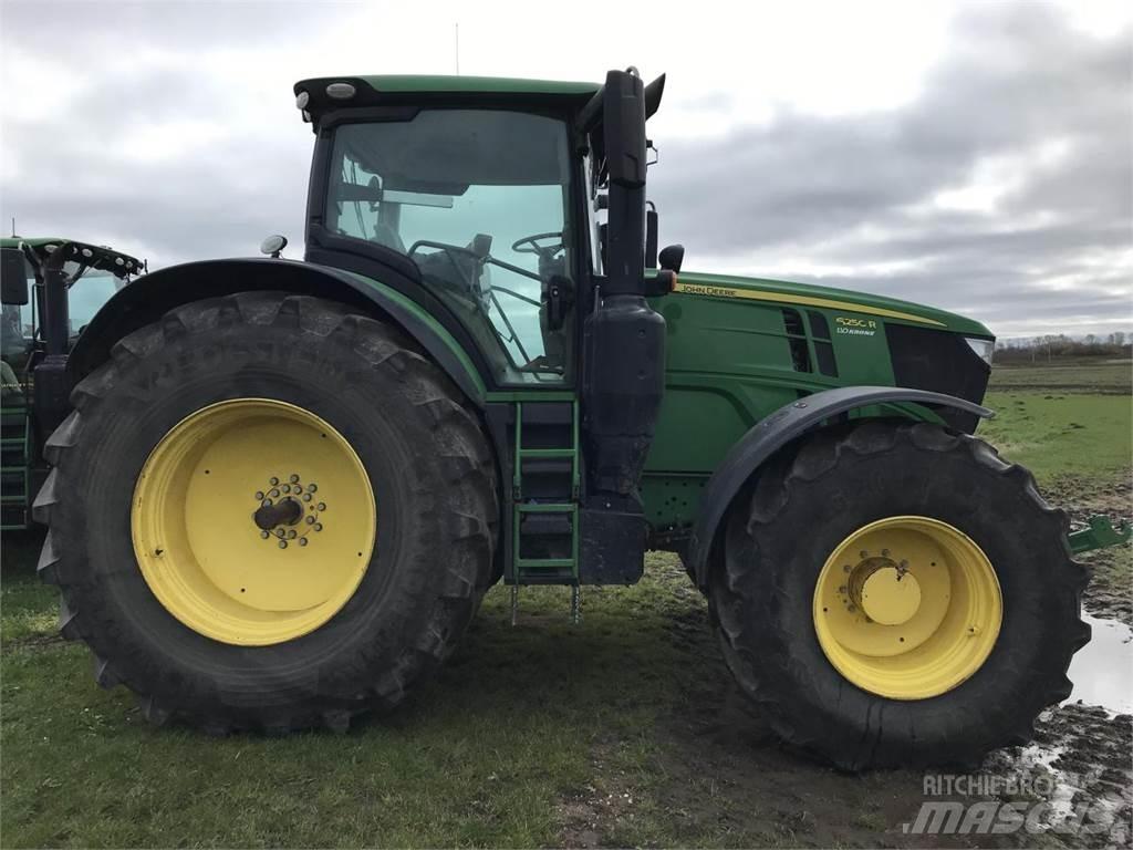 John Deere 6250R Traktoren