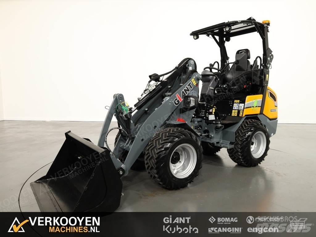 GiANT G2200E Radlader