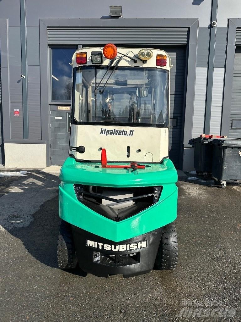 Mitsubishi FD25N Diesel Stapler