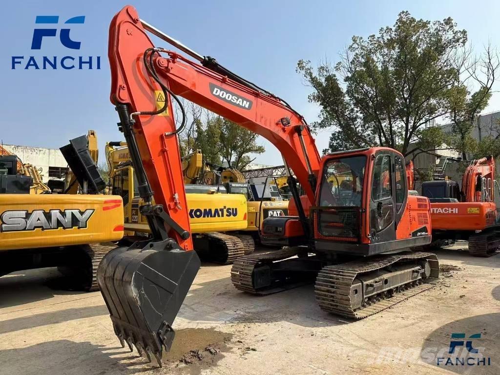 Doosan DX 140 LC Raupenbagger