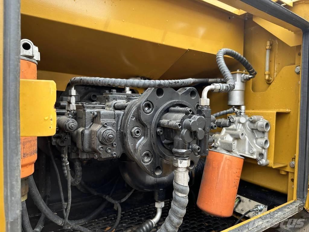 Sany SY 215 C Raupenbagger