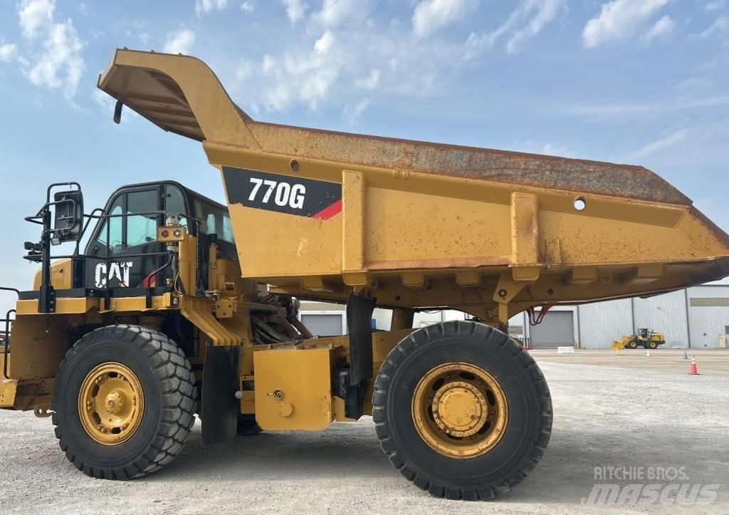 CAT 770 G Dumper - Knickgelenk