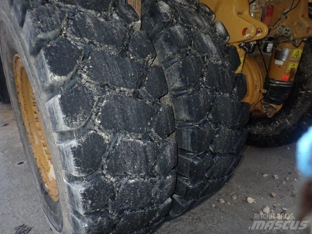 CAT 770 G Dumper - Knickgelenk