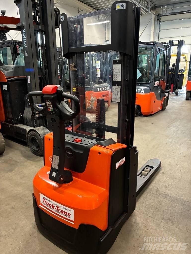 Toyota SWE140L Deichselstapler