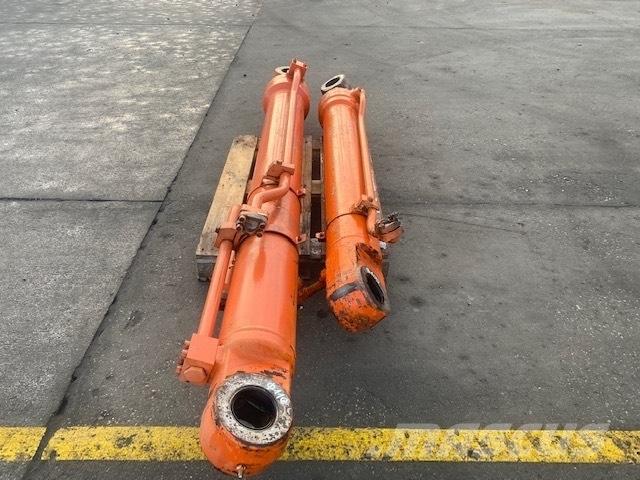 Fiat-Hitachi FH 450 Hydraulik