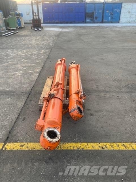 Fiat-Hitachi FH 450 Hydraulik