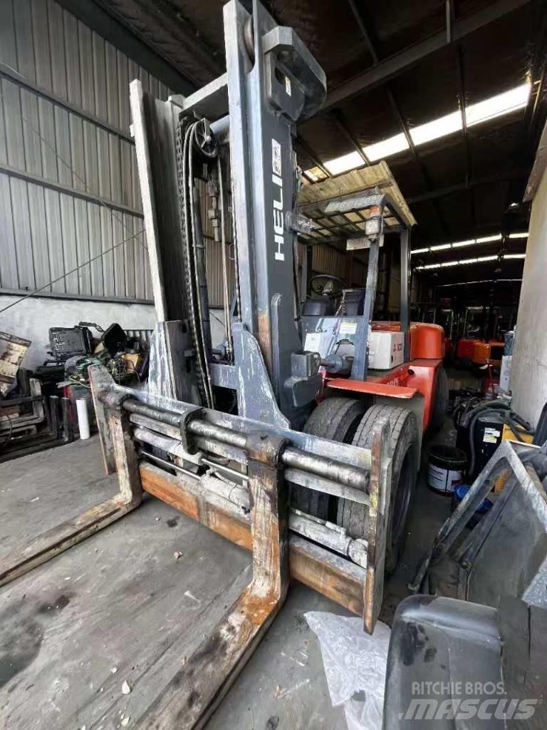 Heli CPCD 100 Diesel Stapler