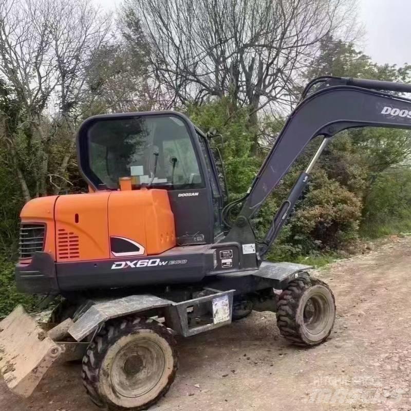 Doosan dx60w Mobilbagger