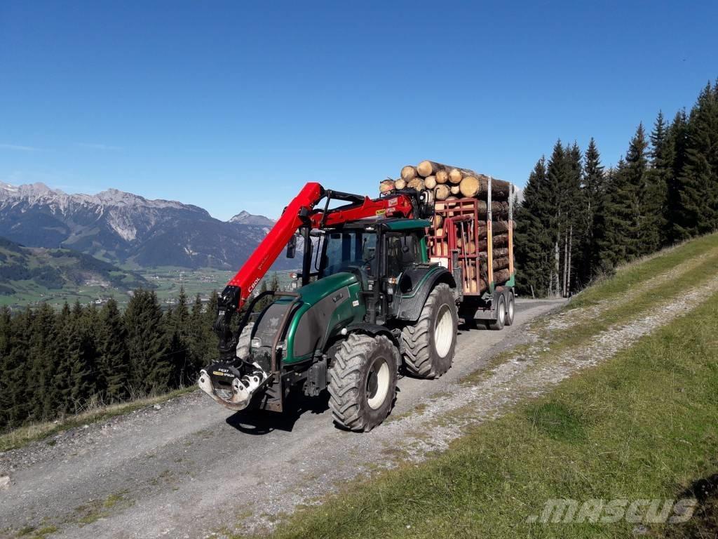 Valtra T 151 E HT Forsttraktoren