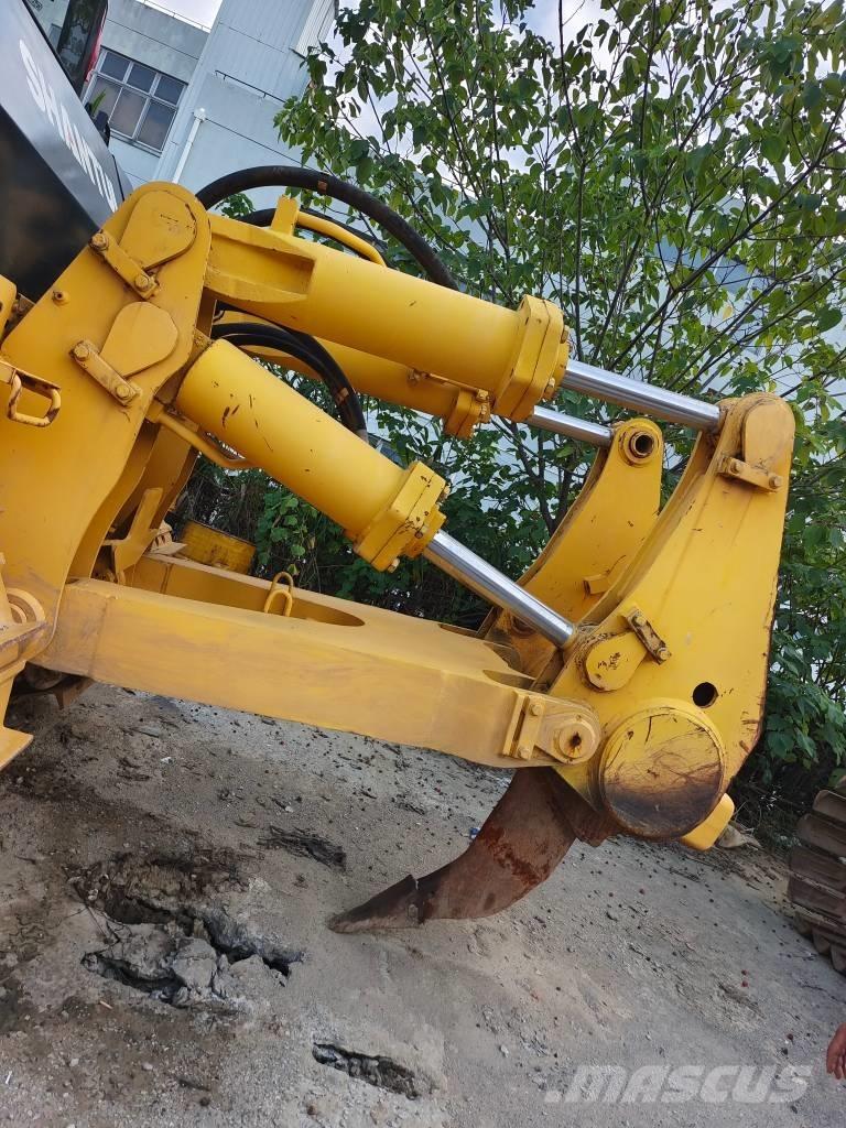 Shantui SD 32 Bulldozer