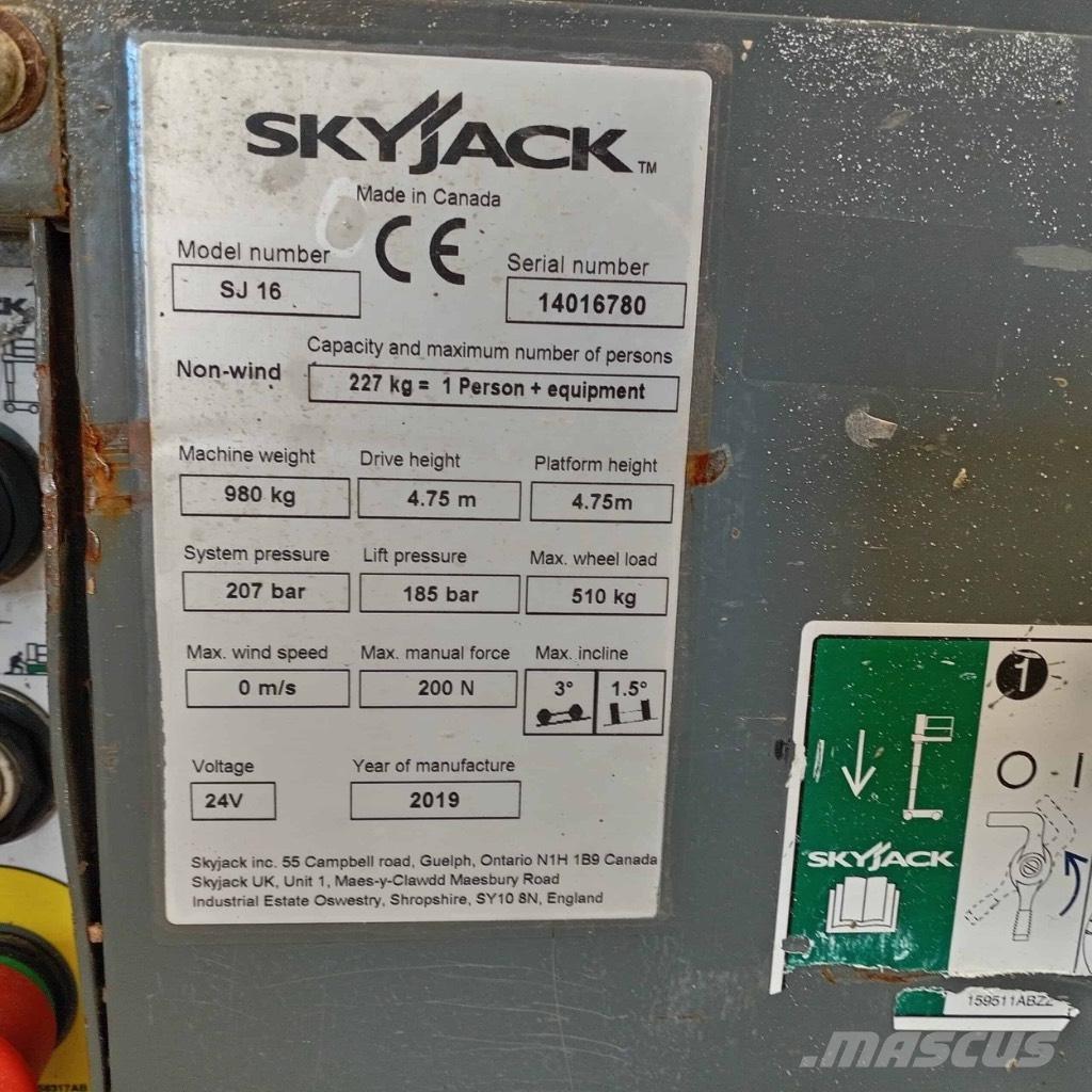 SkyJack SJ 16 Personenaufzüge