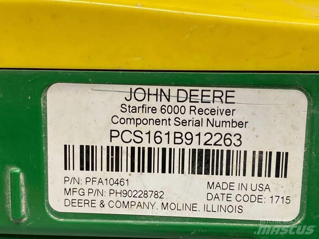 John Deere 6215 R Traktoren
