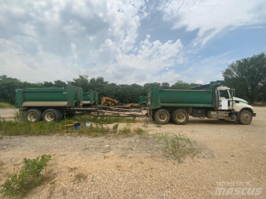 Mack Granite CV 713 Kipper