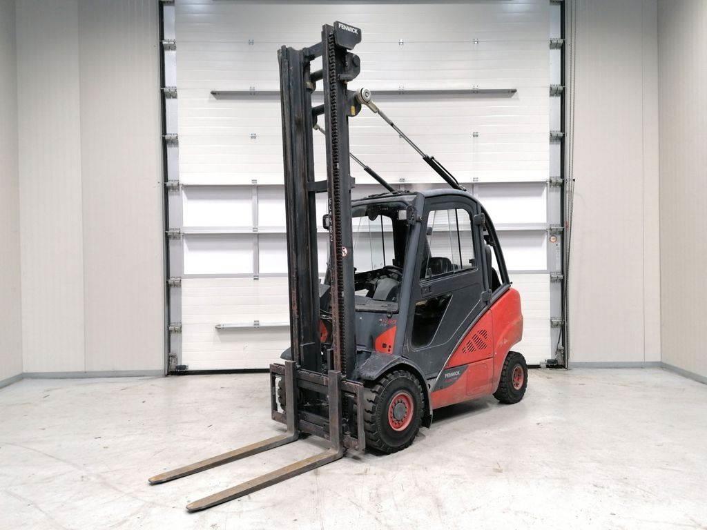 Linde H30T-02 Gas Stapler