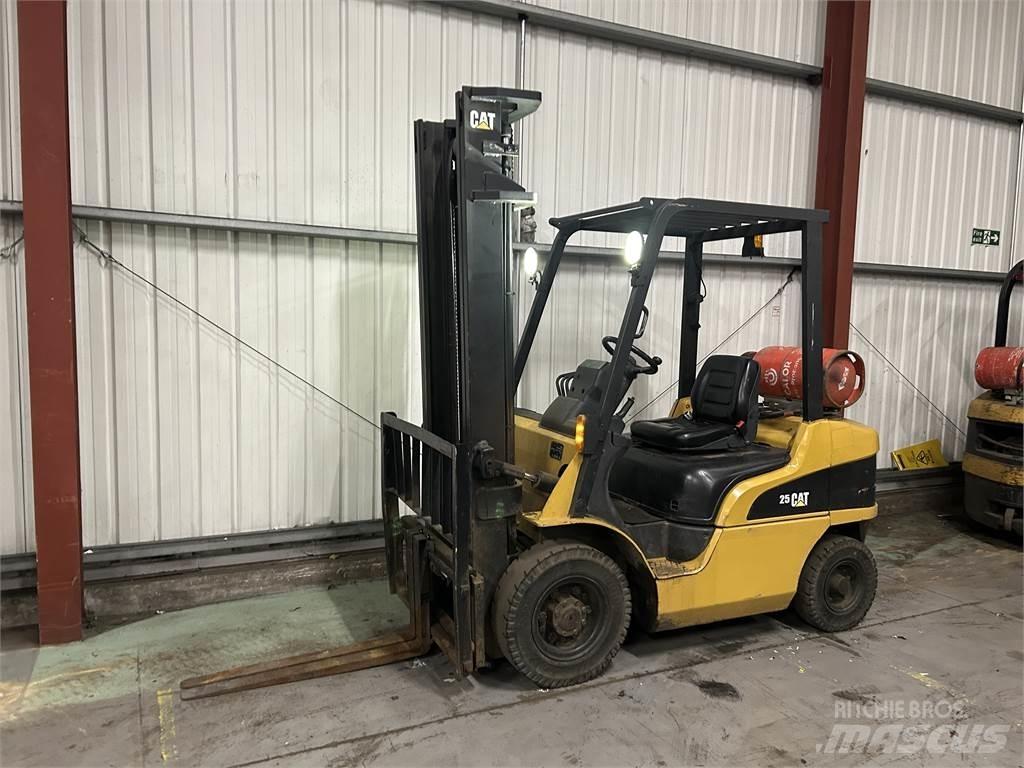 CAT GP25NT Gas Stapler