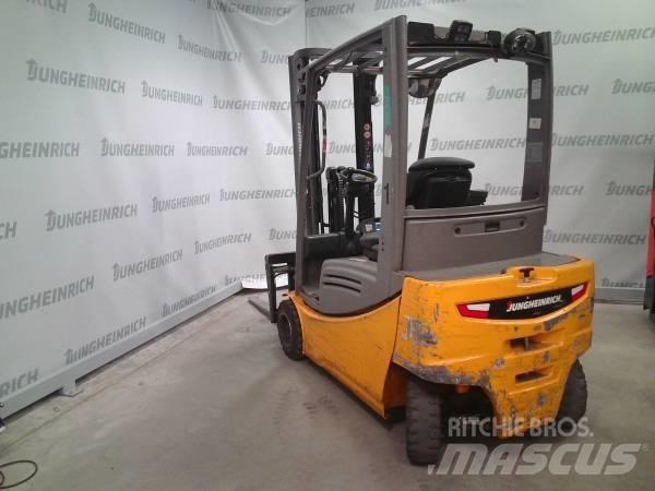 Jungheinrich EFG 320 Elektro Stapler
