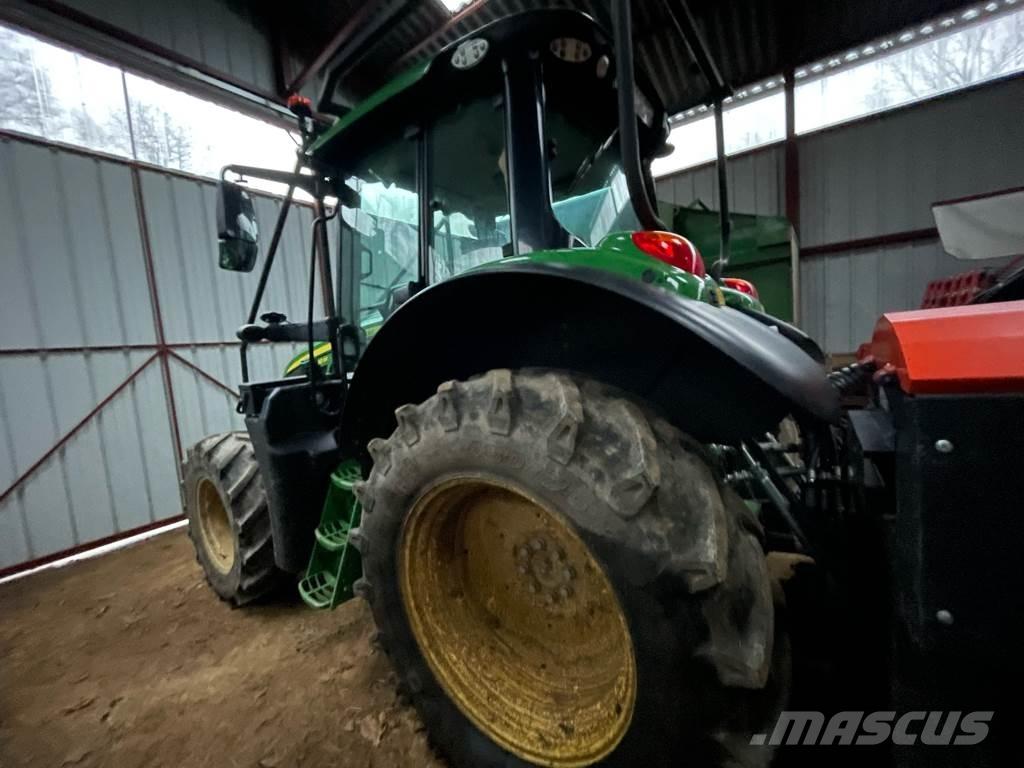 John Deere 6100 M Traktoren