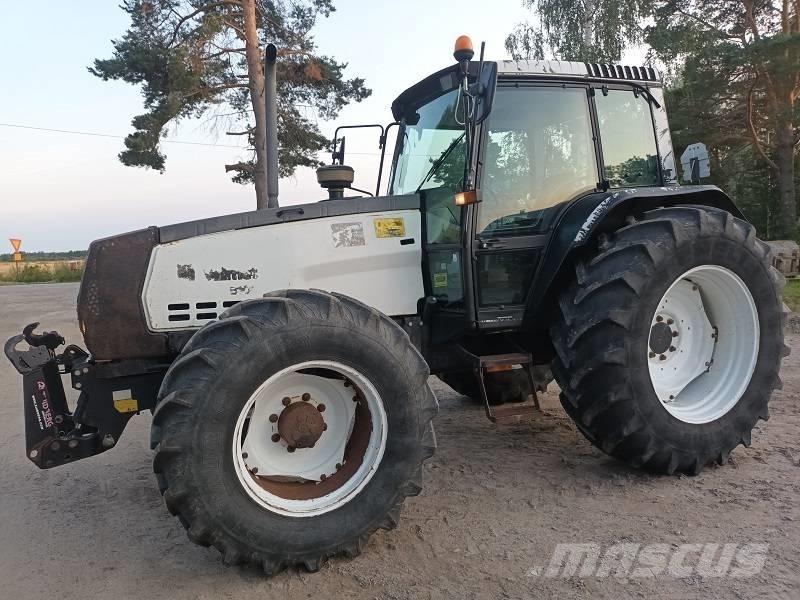 Valmet 8100 Traktoren