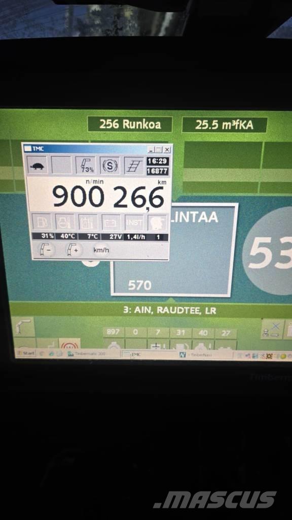 John Deere 770 D Harvester