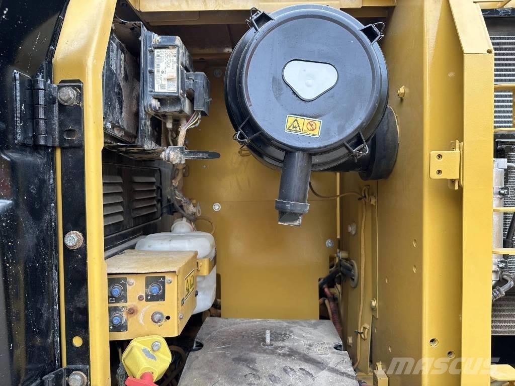 CAT 320D2 Raupenbagger