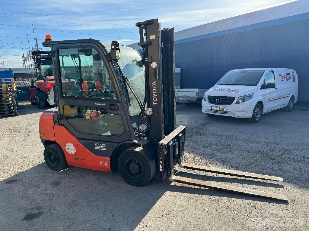 Toyota 52-8FDF25 Diesel Stapler