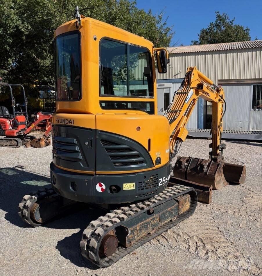 Hyundai R25Z-9 AK Minibagger < 7t