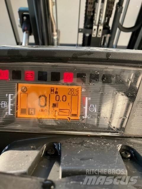 Mitsubishi FD25N3 Diesel Stapler