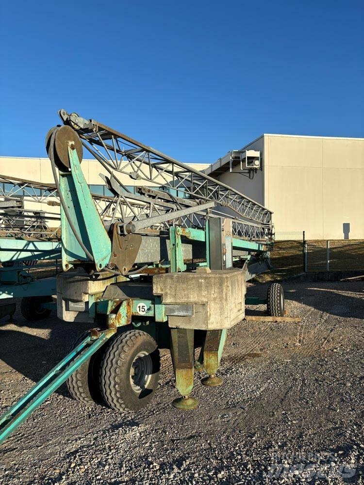 Cattaneo CM71 Selbstaufrichtende Krane