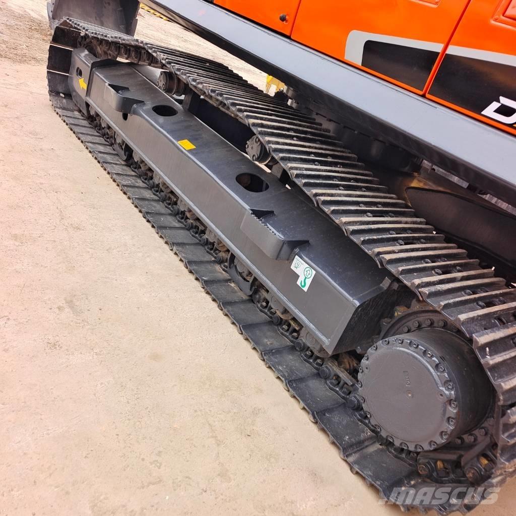 Doosan DX 300 LC Raupenbagger